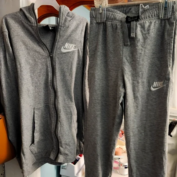 Nike Boys Gray Matching set Full-Zip Fleece Hoodie size Large and Joggers medium - Picture 1 of 5